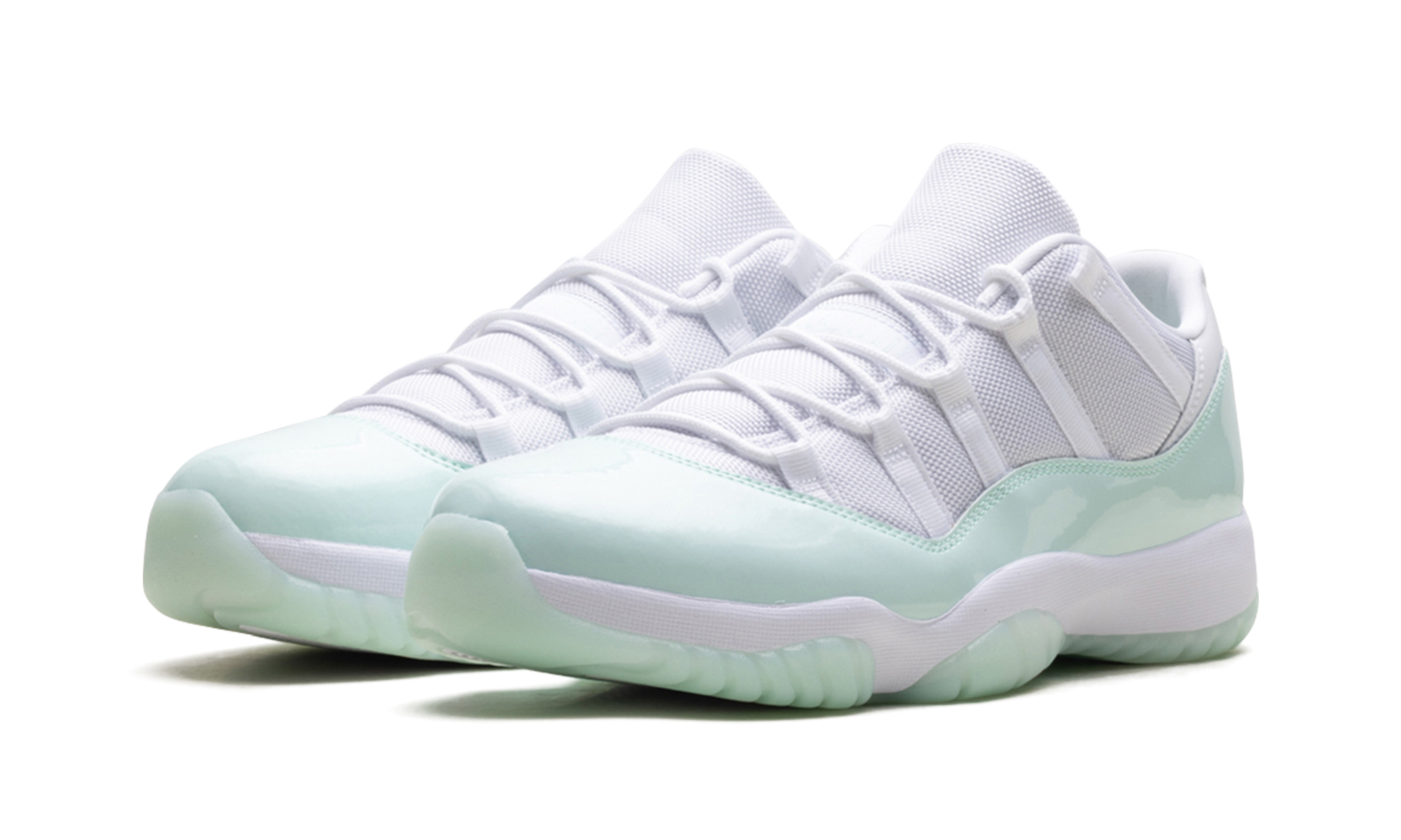 Air Jordan 11 Low WMNS Igloo AH7860 103