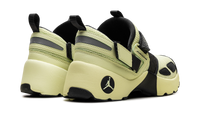 Jordan Trunner LX Luminous Green HQ2164 302