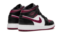 Air Jordan 1 MID GS Bred Toe 554725 066