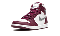 Air Jordan 1 Retro High OG Bordeaux 555088 611